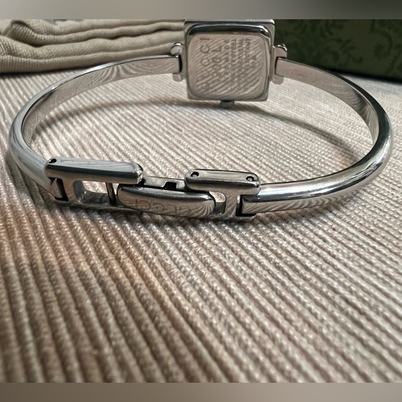 Gucci Watch Full Inclusion - Picture 7 of 9